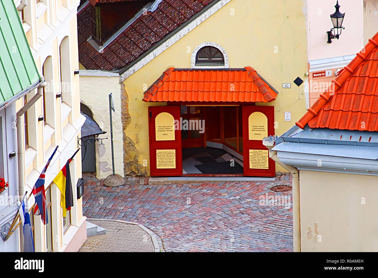 TALLINN, Estonia - 30 agosto 2018: ingresso a Gustav Adolf Grammar School Museum Foto Stock