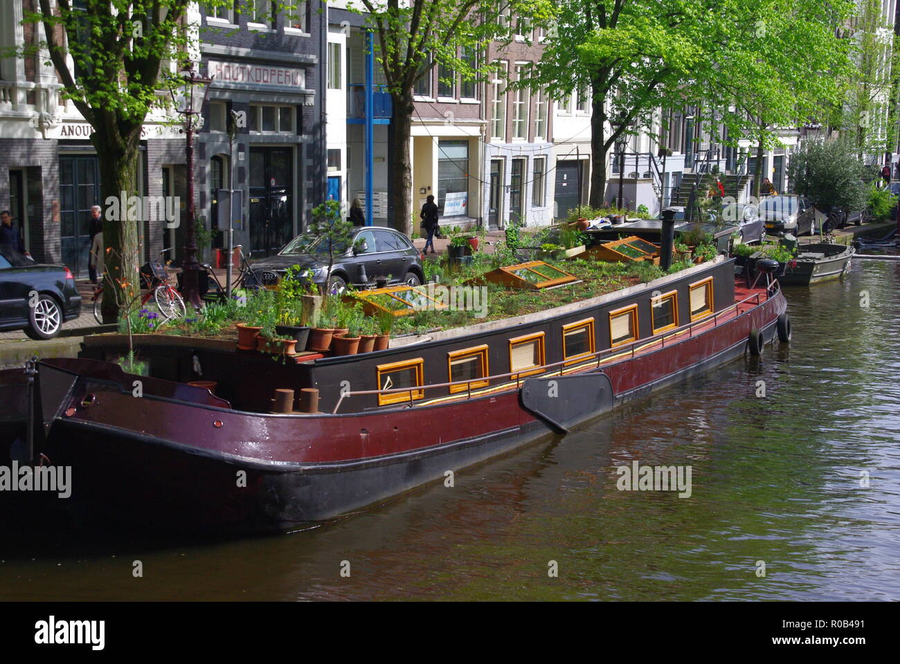 Houseboat in Amsterdam Foto stock - Alamy