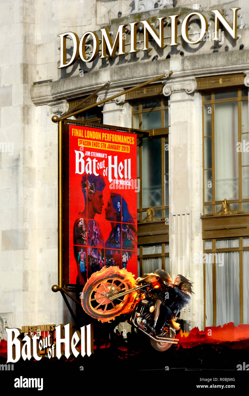 Bat fuori dall'inferno (polpettone) presso il Dominion Theatre, Londra, Inghilterra, Regno Unito. Novembre 2018 Foto Stock