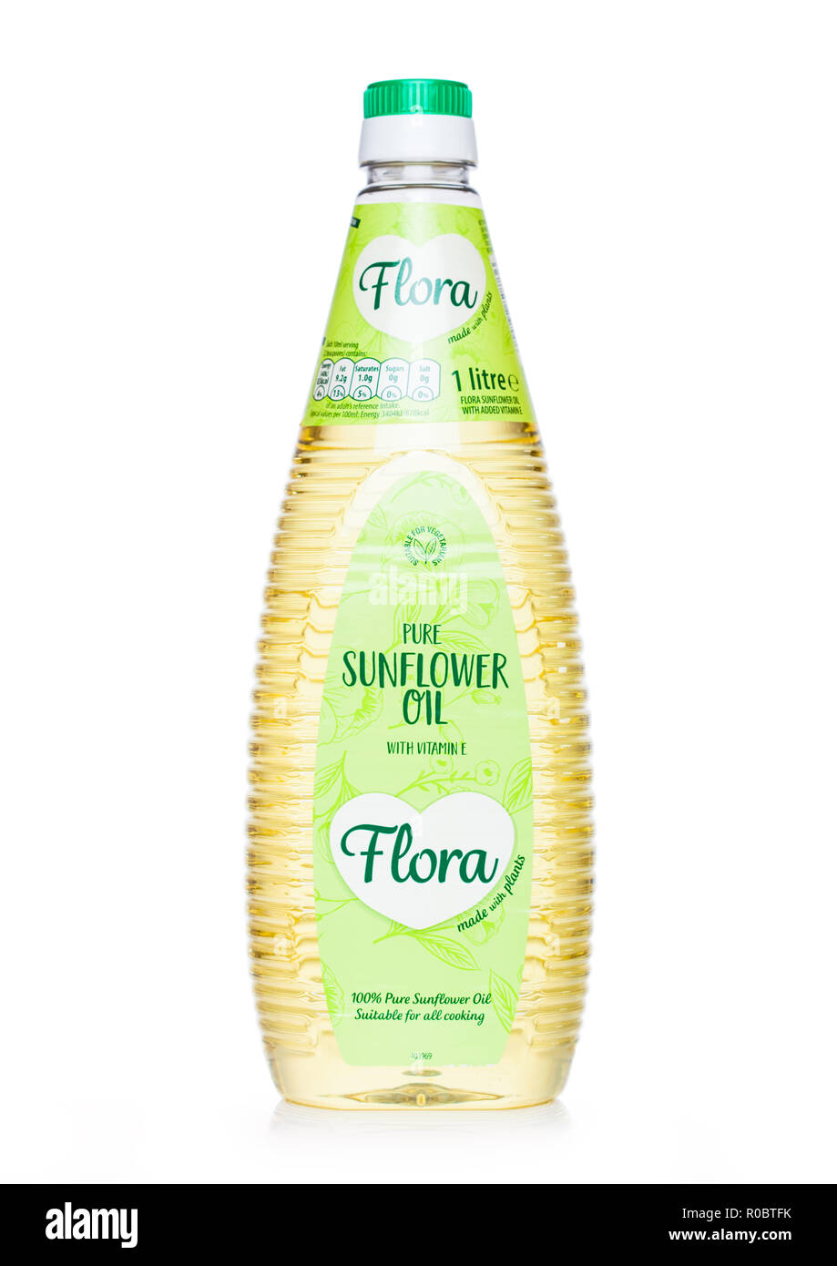 LONDON, Regno Unito - 01 novembre 2018: bottiglia di plastica della Flora puro olio di girasole con vitamina E su bianco Foto Stock