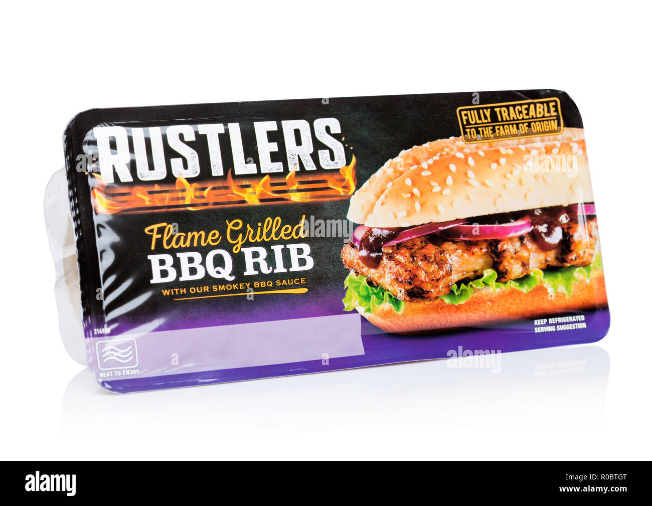 LONDON, Regno Unito - 01 novembre 2018: Pack di fiamma Rustlers grigliate barbeque nervatura con salsa di bianco. Foto Stock