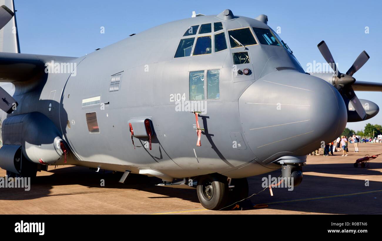 US Air Force HC-130P/N contro il re in mostra statica al 2018 Royal International Air Tattoo Foto Stock