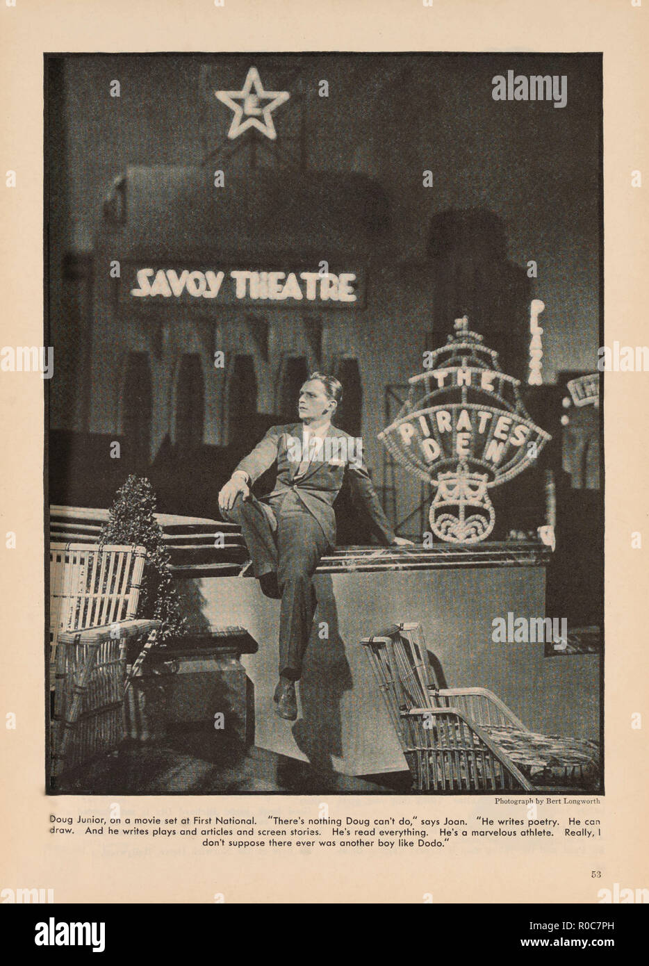 Attore Douglas Fairbanks Jr, pubblicità ritratto sul set del primo film nazionali, all'interno del Nuovo Film Magazine, Maggio 1930 Foto Stock