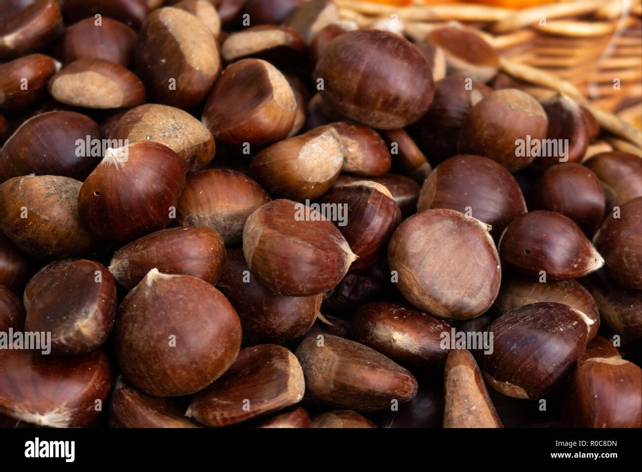 Le Castagne per vendita in London Borough Market Foto Stock