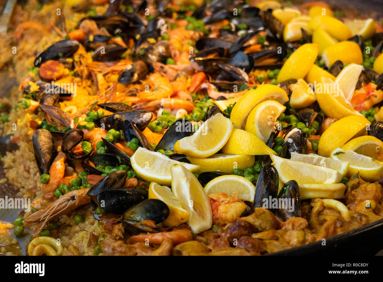 La paella di frutti di mare in London Borough Market Foto Stock