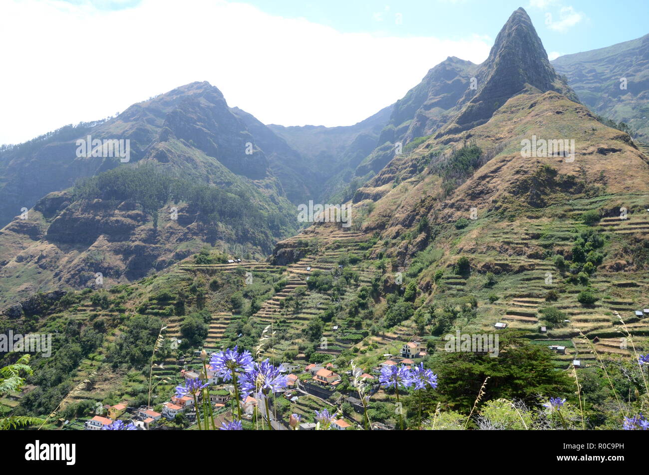 Paesaggio terrazzato vicino a Encumeada Pass, di Madera Foto Stock