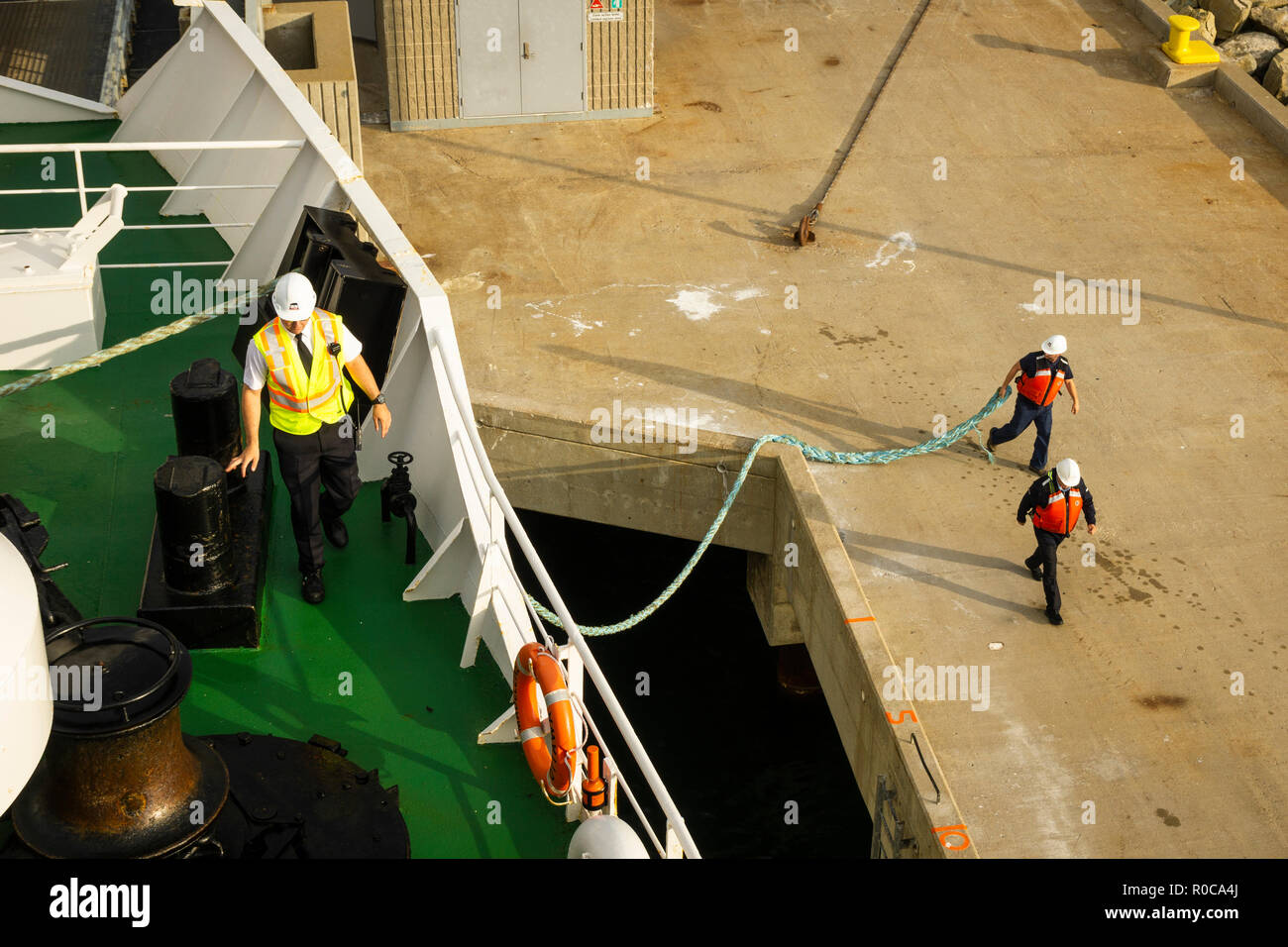 Gestione di linea per Groupe CTMA ferry Madeleine mentre allontanarsi Cap aux Meules nelle isole della Maddalena. Foto Stock