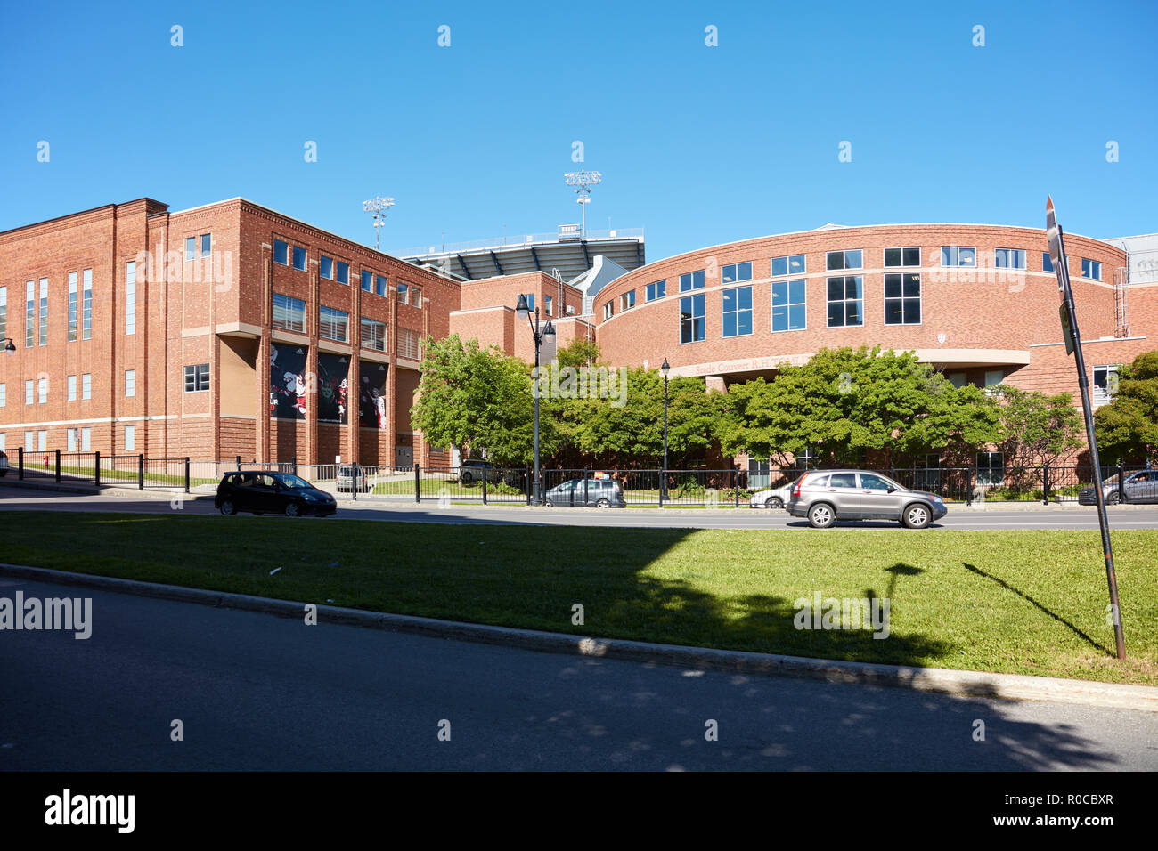 Edificio di mattoni rossi di Mc Gill University sport camp a Montreal, Quebec, Canada. Foto Stock