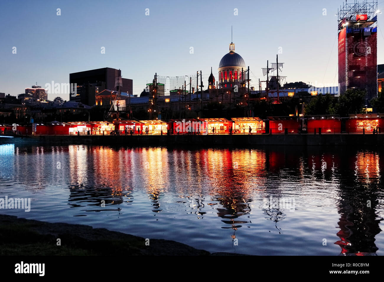 Montreal, Canada - Giugno, 2018: Mercato di Bonsecours la sera dell'alba a Montreal, Quebec, Canada. Foto Stock