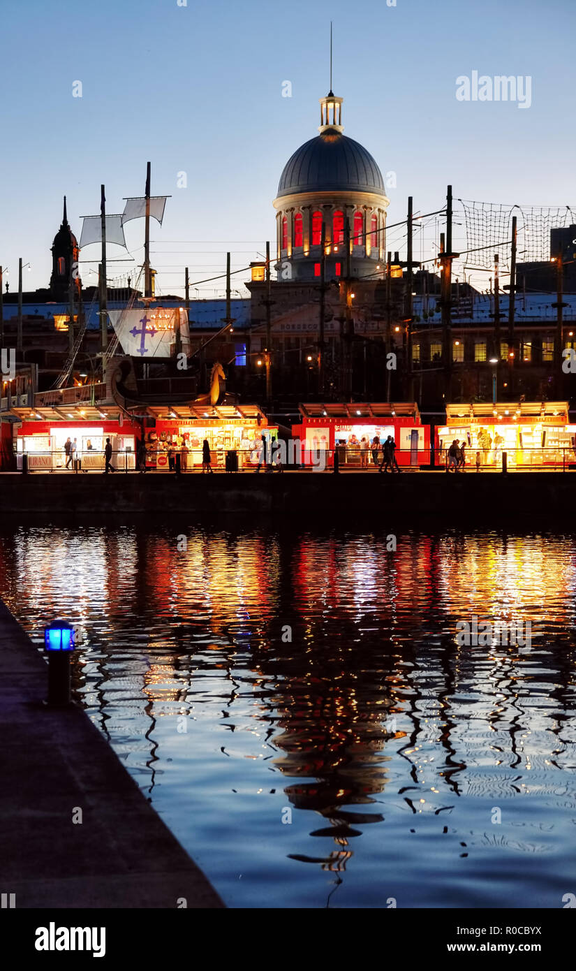 Montreal, Canada - Giugno, 2018: Mercato di Bonsecours la sera dell'alba a Montreal, Quebec, Canada. Foto Stock