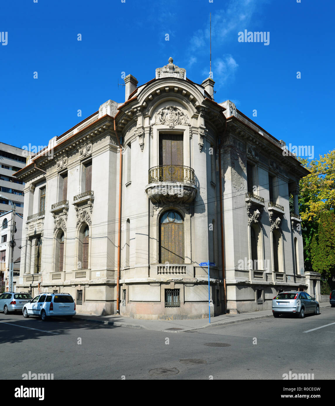 DROBETA Turnu Severin, ROMANIA - 10.08.2018: Museo d'arte landmark architettura di facciata Foto Stock