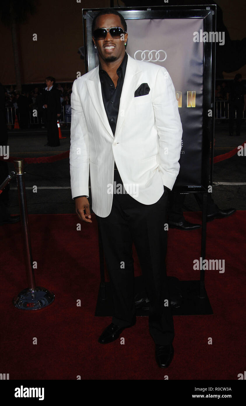 SEAN 'P Diddy' PETTINI - il ferro uomo Premiere al Chinese Theatre di Los Angeles. a lunghezza piena sorriso occhio DiddyCombs contactSwanP 37 Red Carpet Event, verticale, STATI UNITI D'AMERICA, industria cinematografica, celebrità, fotografia, Bestof, arte cultura e intrattenimento, Topix celebrità moda / Verticale, meglio di, evento nella vita di Hollywood - California, moquette rossa e dietro le quinte, USA, industria cinematografica, celebrità, movie celebrità, personaggi televisivi, musica celebrità, fotografia, Bestof, arte cultura e intrattenimento, Topix, verticale, una persona, dall'anno , 2008, inchiesta tsuni@Gamma-USA.com Fashion - Pieno Foto Stock