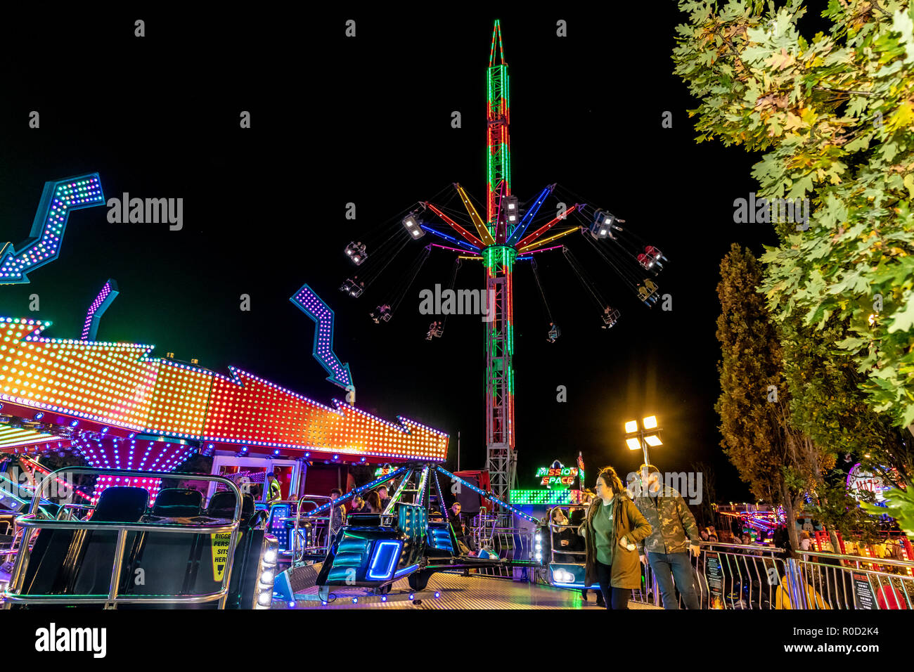 Bournemouth, Regno Unito. Il 3 novembre 2018. Il più grande evento di fuochi d'artificio nel sud dell'Inghilterra ha preso parte il sabato sera a Bournemouth. Fino a 6 mila persone hanno partecipato alla Littledown spettacolo di fuochi d'artificio, culminate nella "White Knuckle' visualizzazione fatturato come il livello più alto di fuochi pirotecnici NEL REGNO UNITO. Credito: Thomas Faull/Alamy Live News Foto Stock