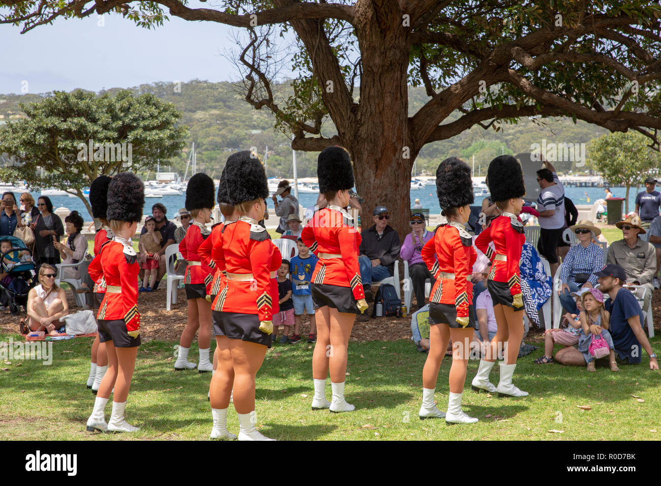 Sydney, Australia. 4 Novembre, 2018. Hotel Occidental Balmoral Beach, NSW di soccorso ed antincendio e banda Marching team effettuano presso la rotonda in riserva di Balmoral, domenica 4 novembre 2018, Sydney, Australia Credit: martin berry/Alamy Live News Foto Stock