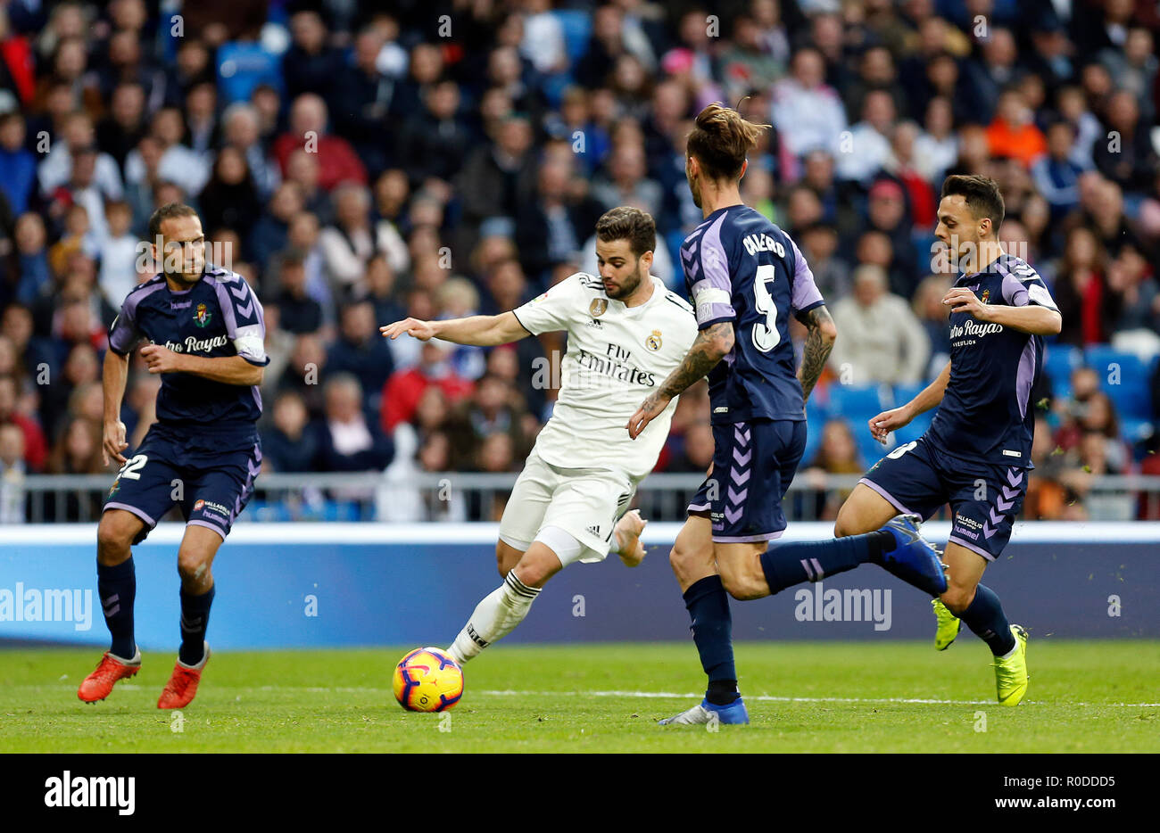 Nacho (Real Madrid) visto in azione durante la Liga match tra il Real Madrid e il Real Valladolid all'Estadio Santiago Bernabéu. Punteggio finale Real Madrid 2-0 Valladolid. Foto Stock
