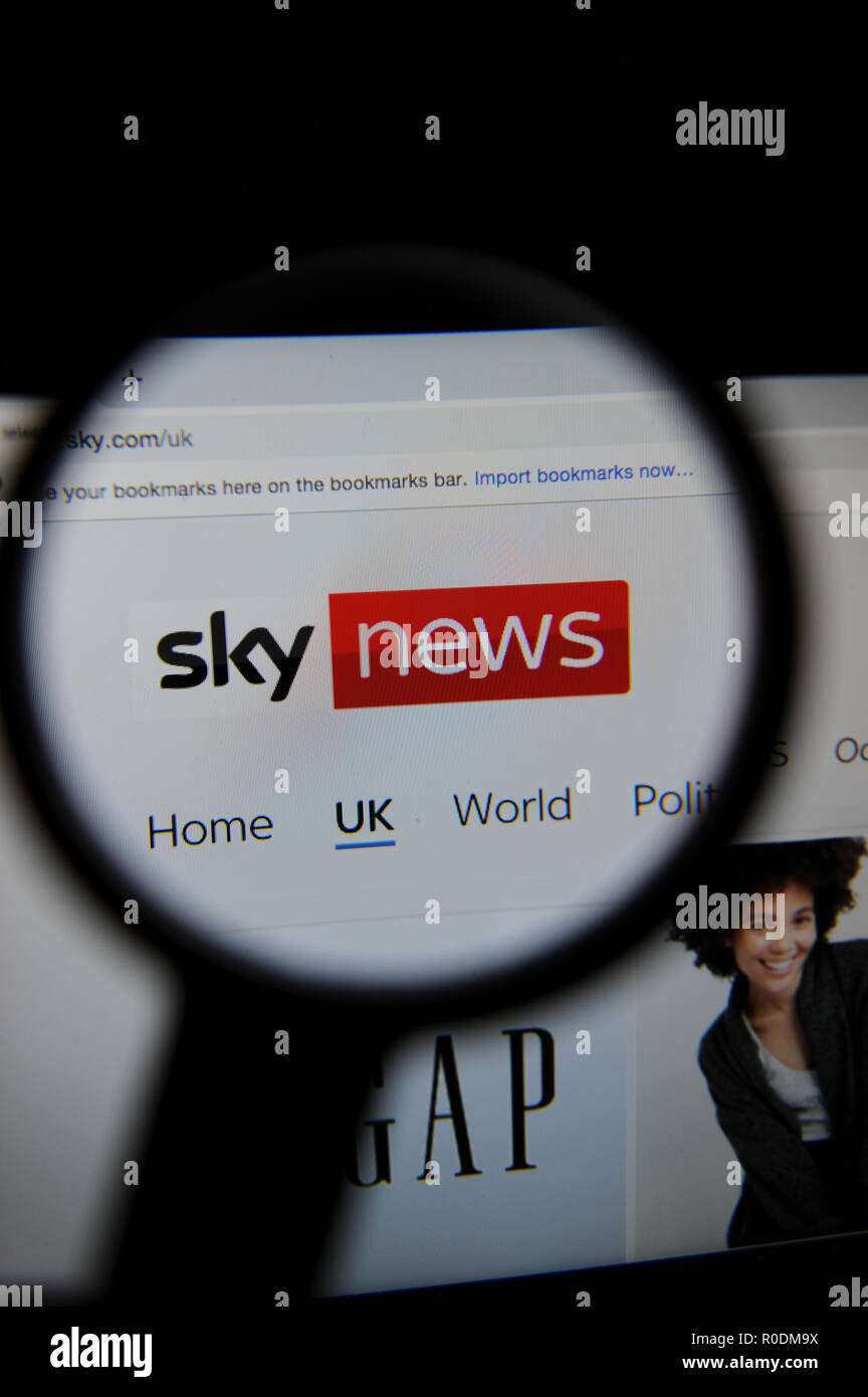 La Sky News sito visto attraverso una lente di ingrandimento Foto Stock