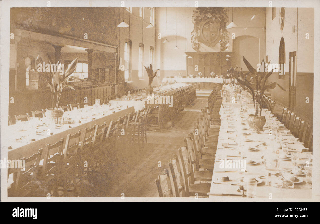 L'annata 1906 Cartoline fotografiche di un Edwardian sala da pranzo Foto Stock