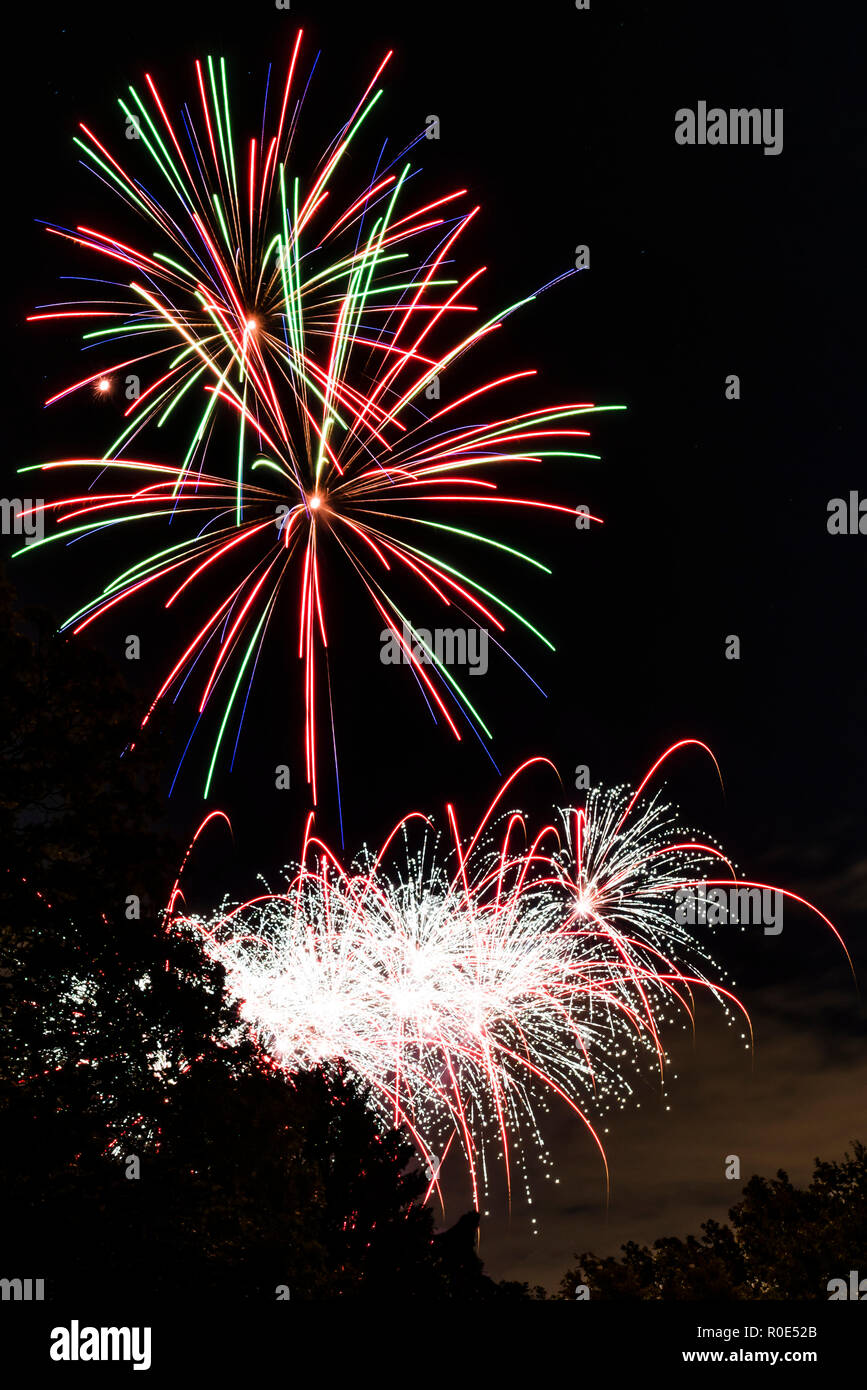 Notte dei falò fuochi d'artificio a Muswell Hill, Londra, Regno Unito Foto Stock