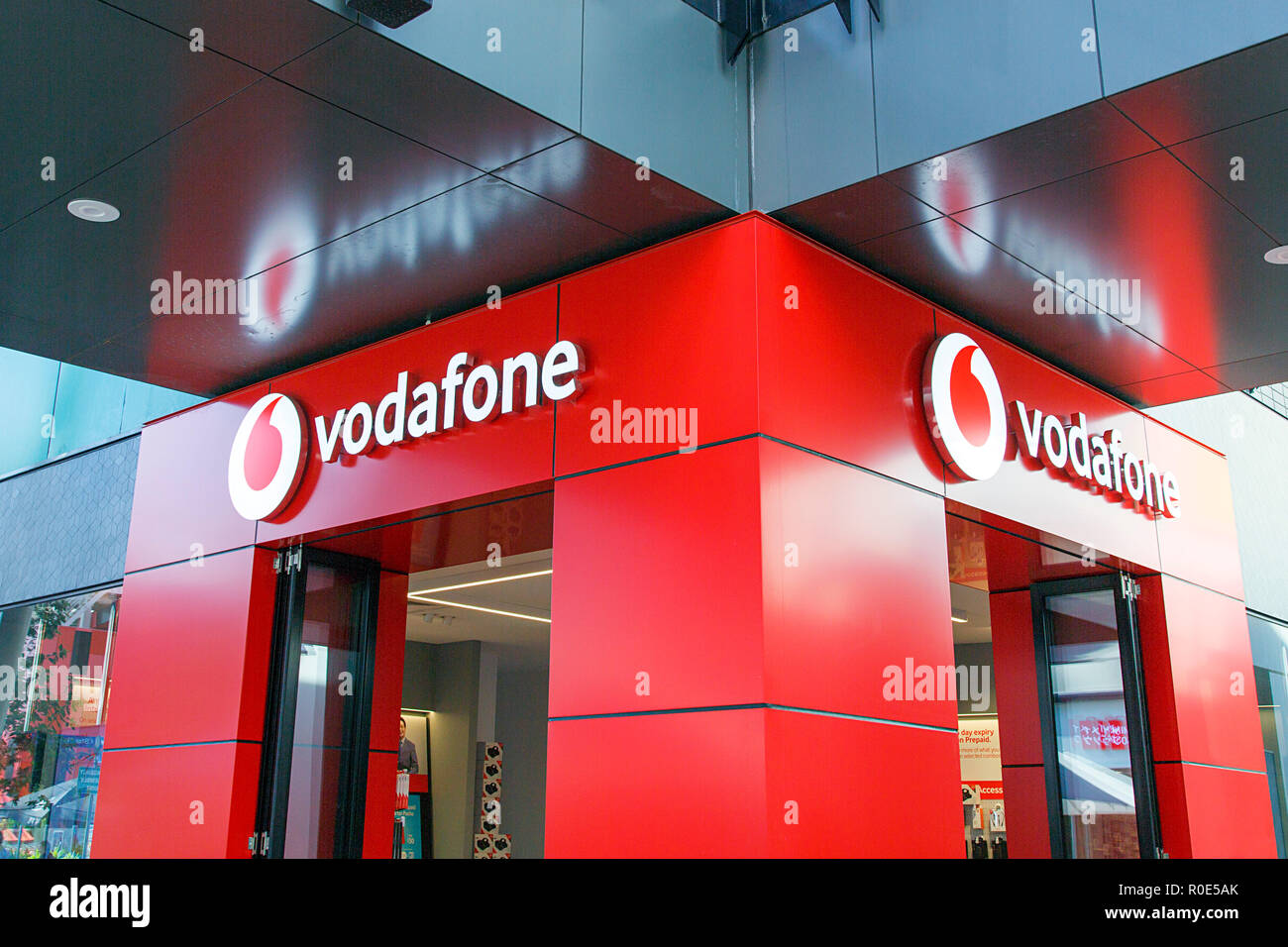 Melbourne, Australia: 07 Aprile 2018: Vodafone Australia o Vodafone Hutchison Australia è una societa di telecomunicazioni mobili operanti in Australia Foto Stock