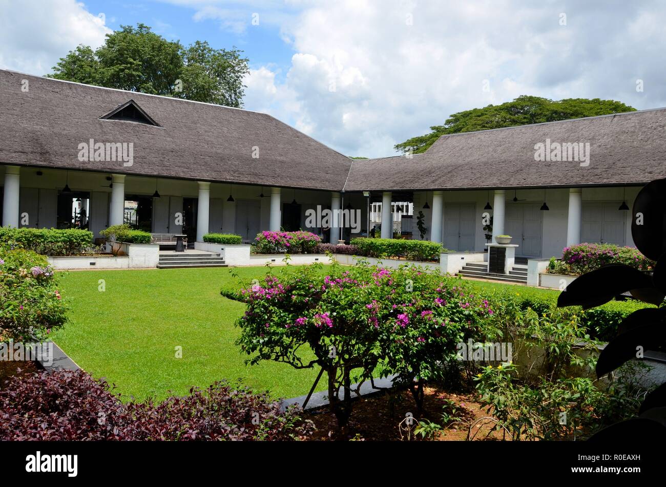 L'edificio amministrativo e giudiziario vecchio tribunale Kuching Sarawak Malesia Foto Stock