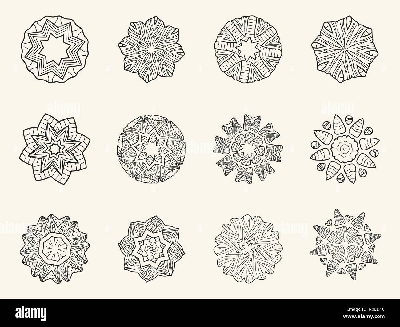 Set di mandala ornati di simboli. Il pattern di circolare. Illustrazione Vettoriale. Simmetrici oggetti astratti isolato su sfondo chiaro. Decorativi etnici Illustrazione Vettoriale