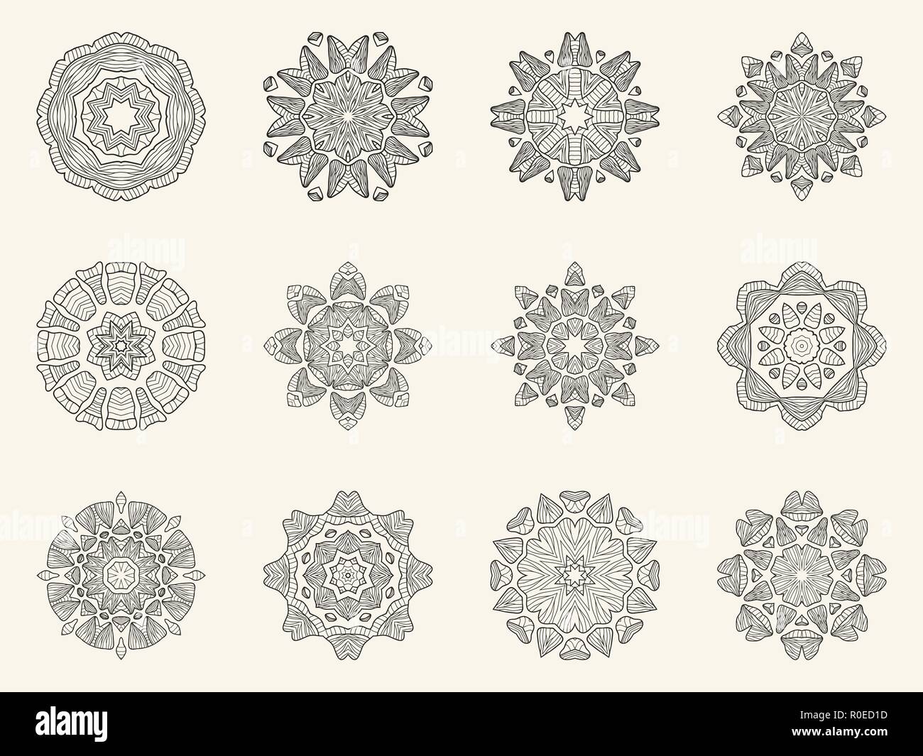 Set di mandala ornati di simboli. Il pattern di circolare. Illustrazione Vettoriale. Simmetrici oggetti astratti isolato su sfondo chiaro. Decorativi etnici Illustrazione Vettoriale