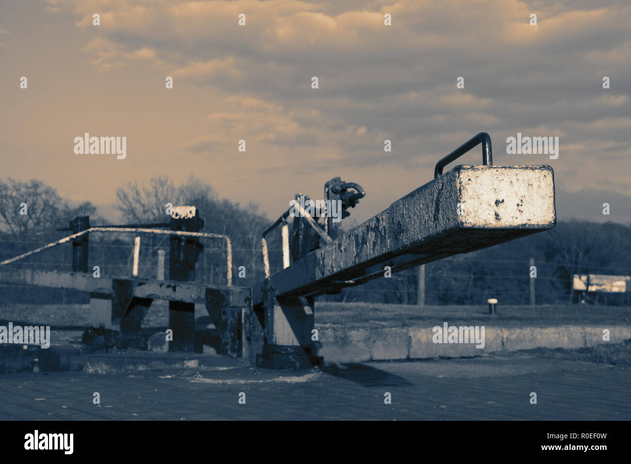 Canal bloccare il portellone su Shropshire Union Canal con tonificazione del colore Foto Stock