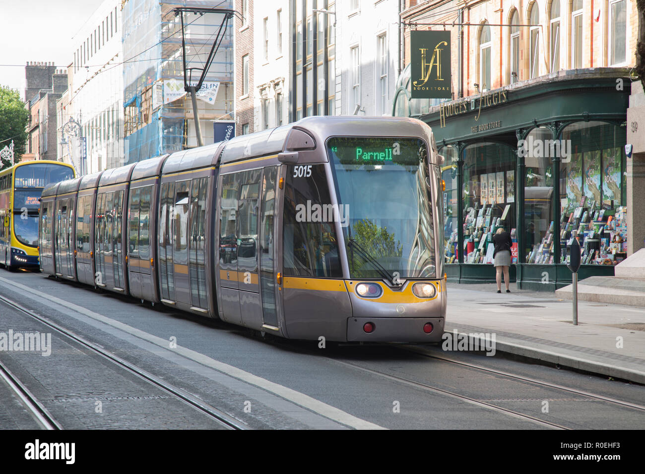 Il tram a Dawson Street, Dublin, Irlanda Foto Stock