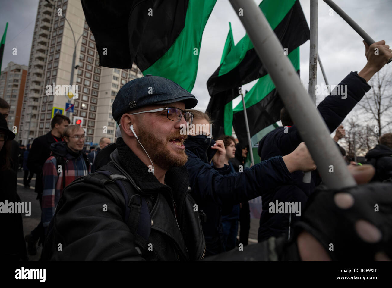 Mosca, Russia. 4 Novembre, 2018. Nazionalisti russi prendere parte in un 'russo marzo' attaccato all'unità nazionale il giorno, a Mosca, Russia Credito: Nikolay Vinokurov/Alamy Live News Foto Stock