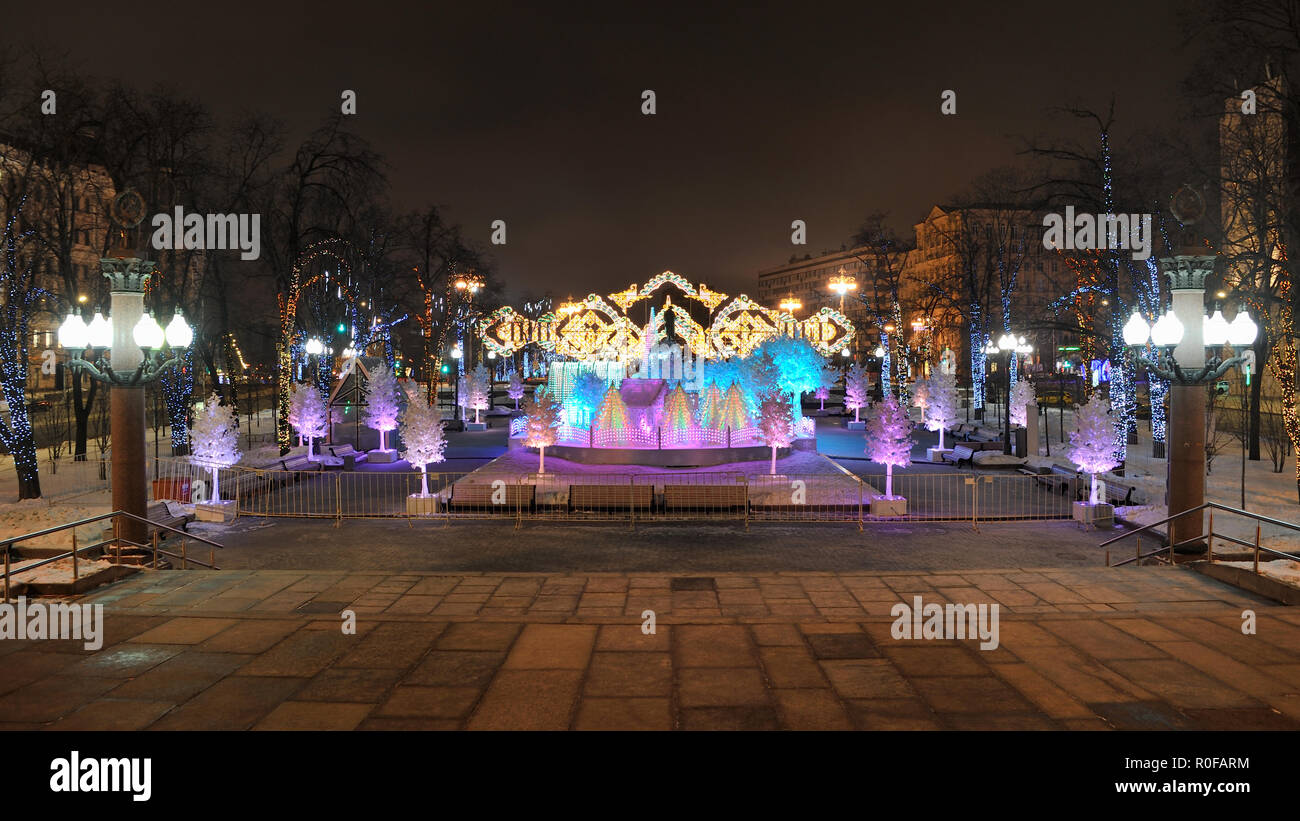 Nuovo anno Fiaba foresta in Piazza Pushkinskaya Foto Stock