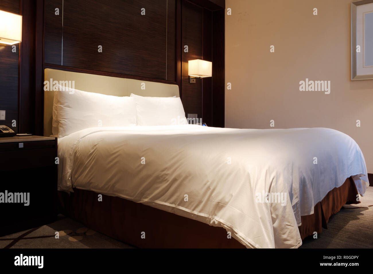 Standard king size camera hotel Foto Stock