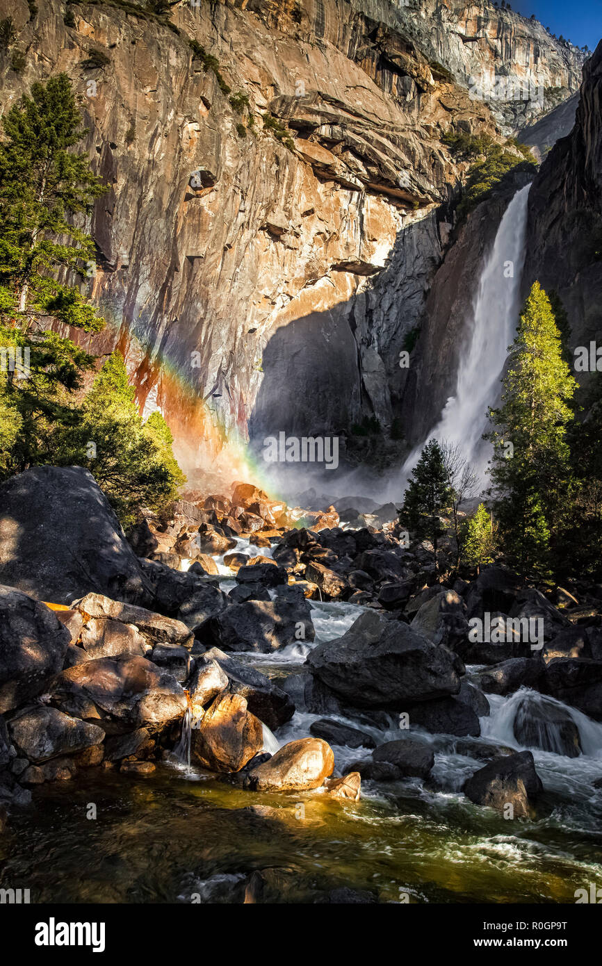 Rainbow da inferiore Yosemite Falls Foto Stock