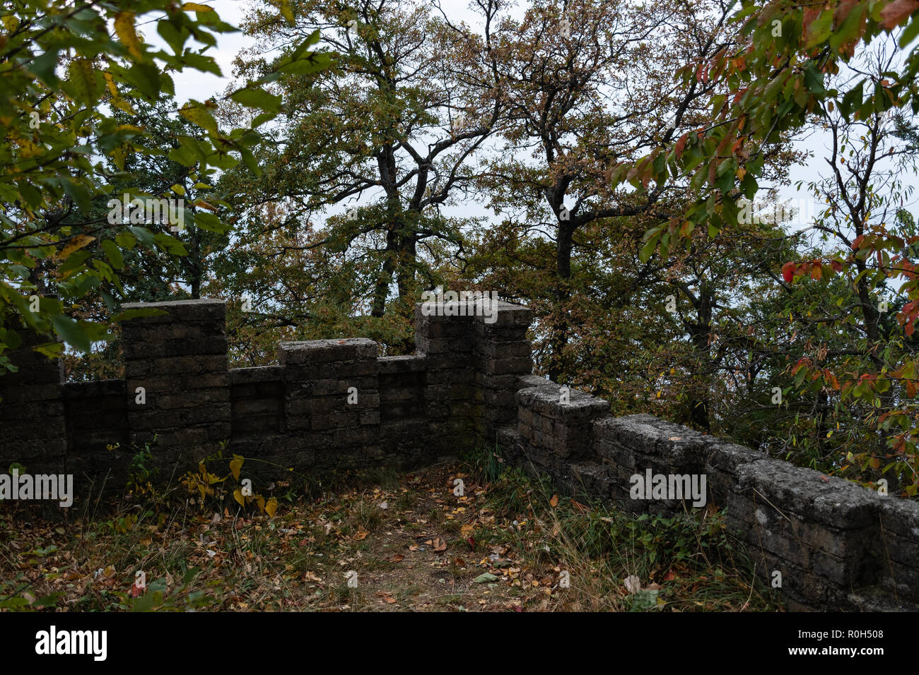 Opinioni su parchi e villaggi di autunno - Blick auf Parks und Herbstdörfer - Viste su parchi e villaggi autunnali Foto Stock