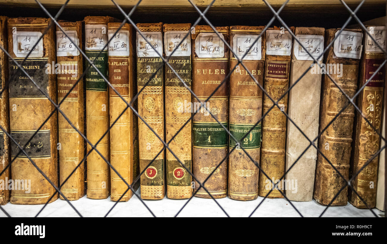 Libri rari prima edizione su Bologna Biblioteca Comunale dell'Archiginnasio Foto Stock