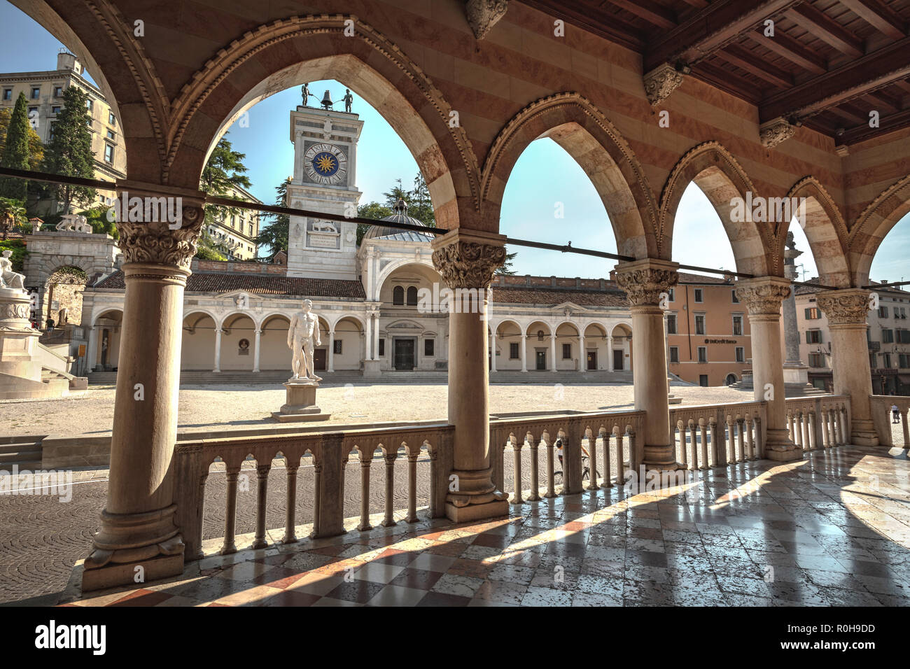 Udine, Torre dell'orologio Foto Stock
