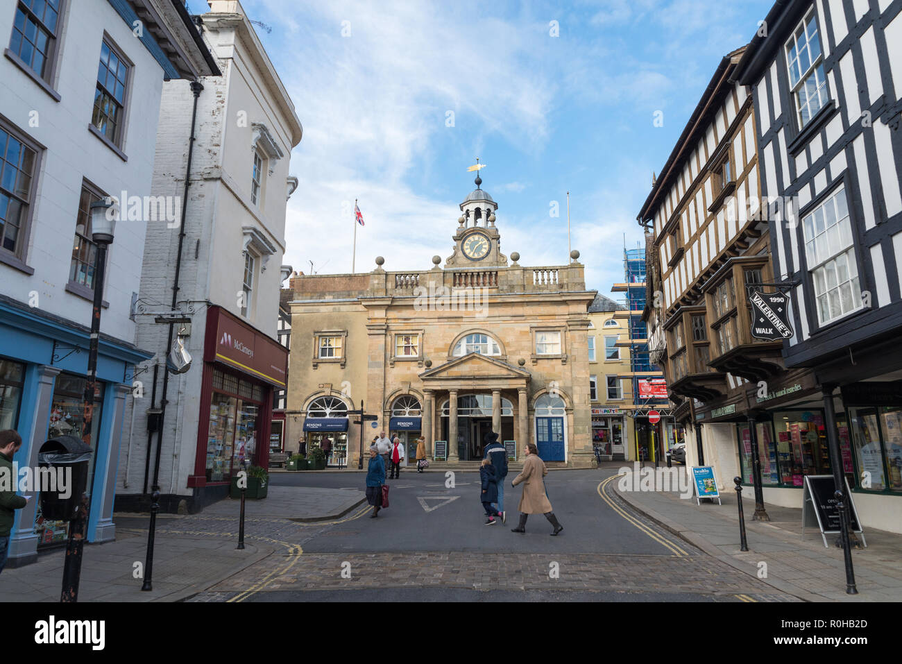 La Buttercross visto da Broad Street a Ludlow, Shropshire Foto Stock