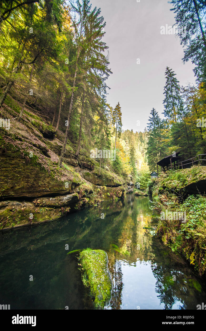 Una vista pittoresca del Hrensko National Park, situato nella Svizzera boema, Repubblica Ceca Foto Stock