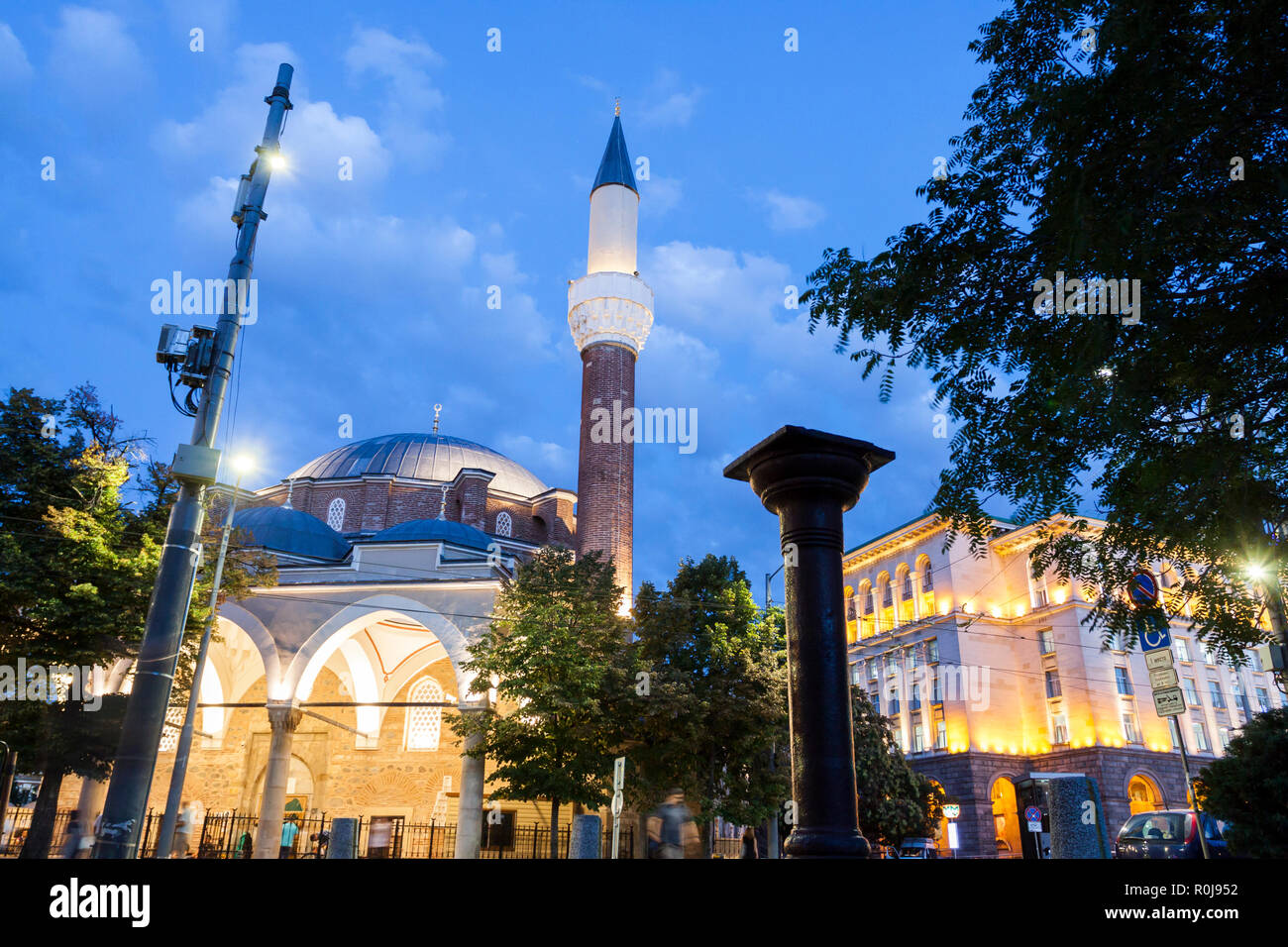 Banya Bashi moschea in un suggestivo tramonto d'estate. Sofia, Bulgaria Foto Stock