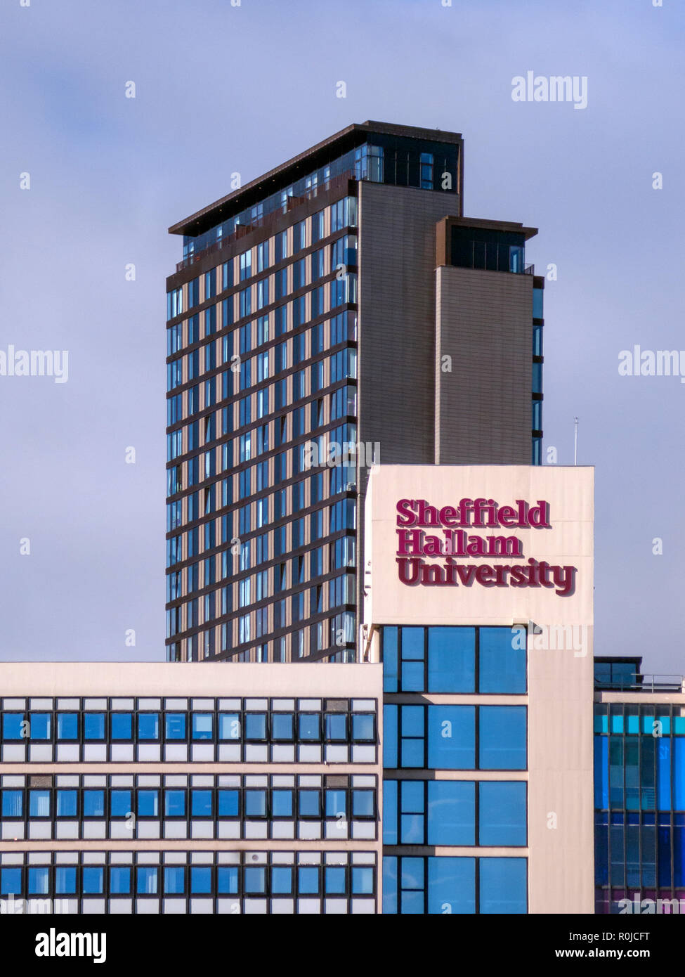 Sheffield Hallam University e St Paul's Tower, sviluppo residenziale nel centro della città di Sheffield Foto Stock