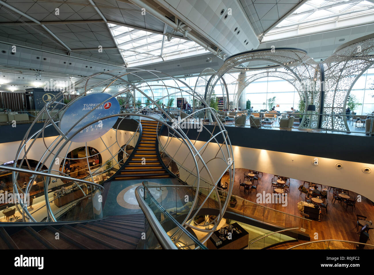 La Turkish Airlines business class lounge al Ataturk Aeroporto Internazionale, Istanbul, Turchia Foto Stock