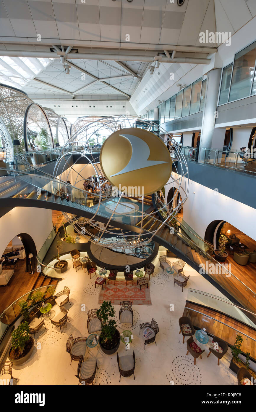 La Turkish Airlines business class lounge al Ataturk Aeroporto Internazionale, Istanbul, Turchia Foto Stock