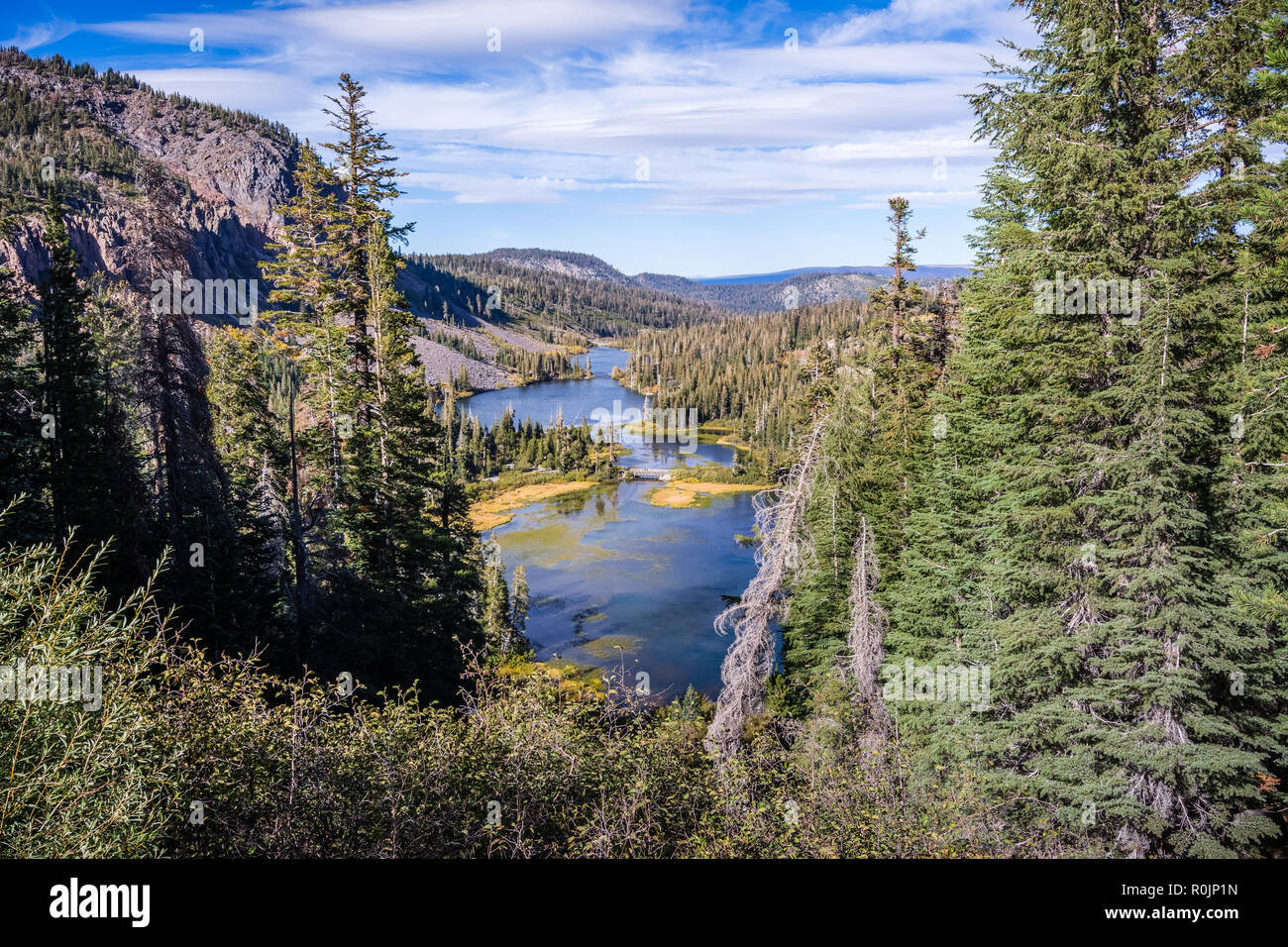 Vista aerea della doppia zona dei laghi di Mammoth Lakes basin nella Sierra orientale montagne, California Foto Stock