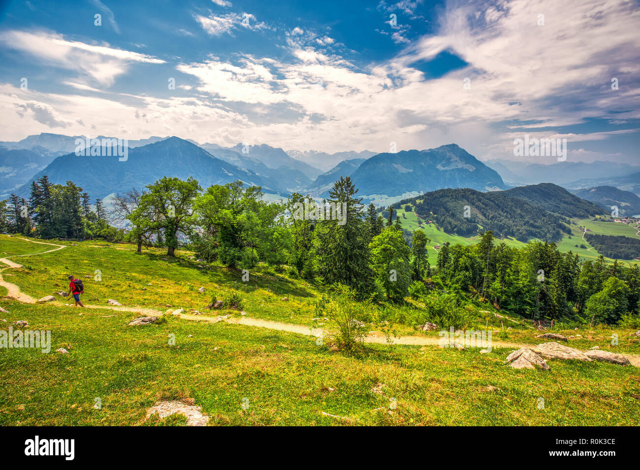 Alpi svizzere vicino a Burgenstock con la vista del lago di Lucerna e Monte Pilatus, Svizzera, Europa. Foto Stock