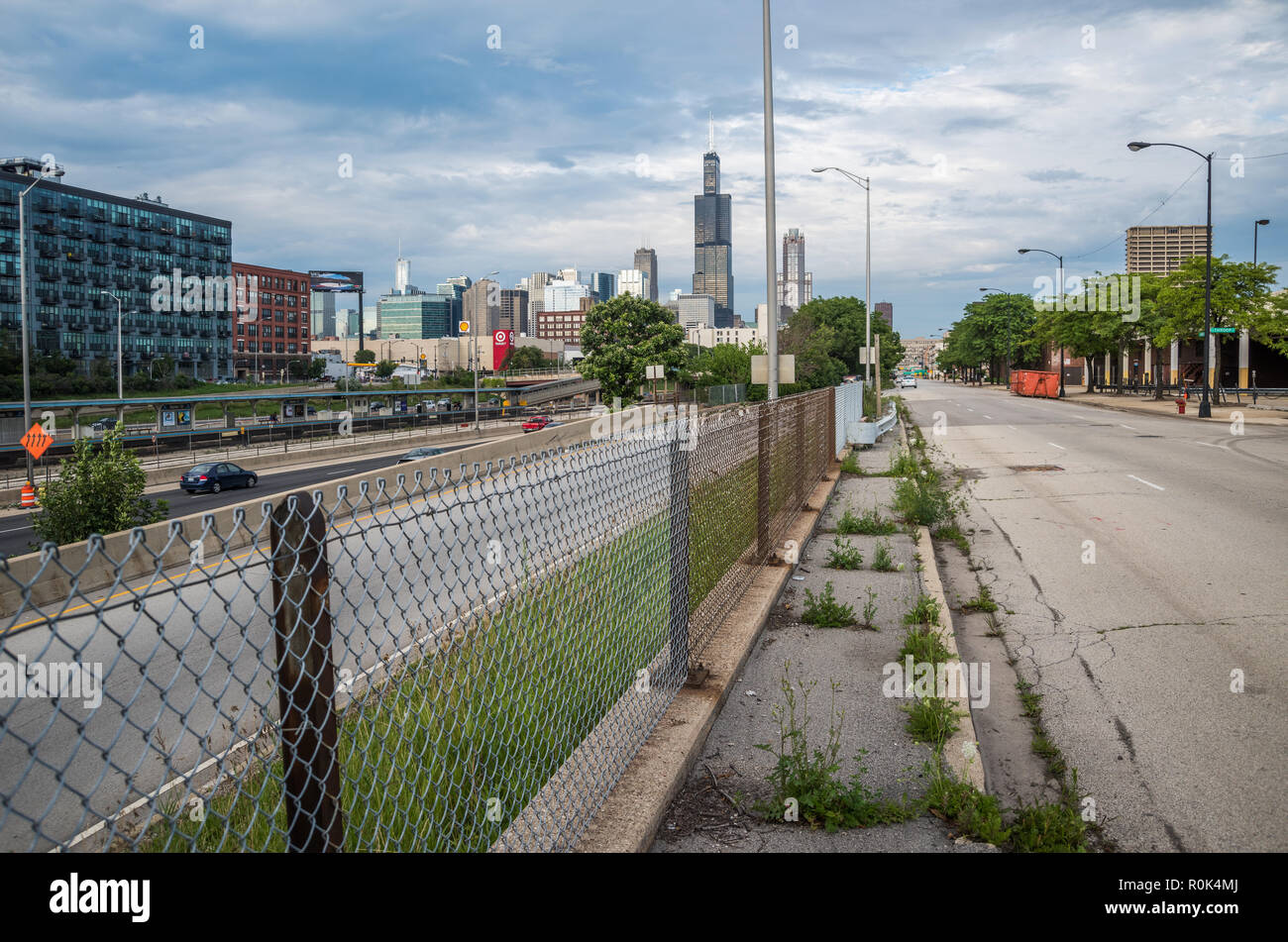 Congress Avenue e la Eisenhower Expressway guardando verso il centro di Chicago Foto Stock