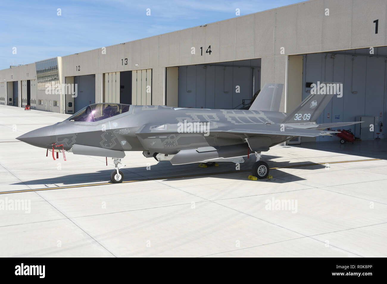 forza-aerea-italiana-f-35a-sulla-rampa-a