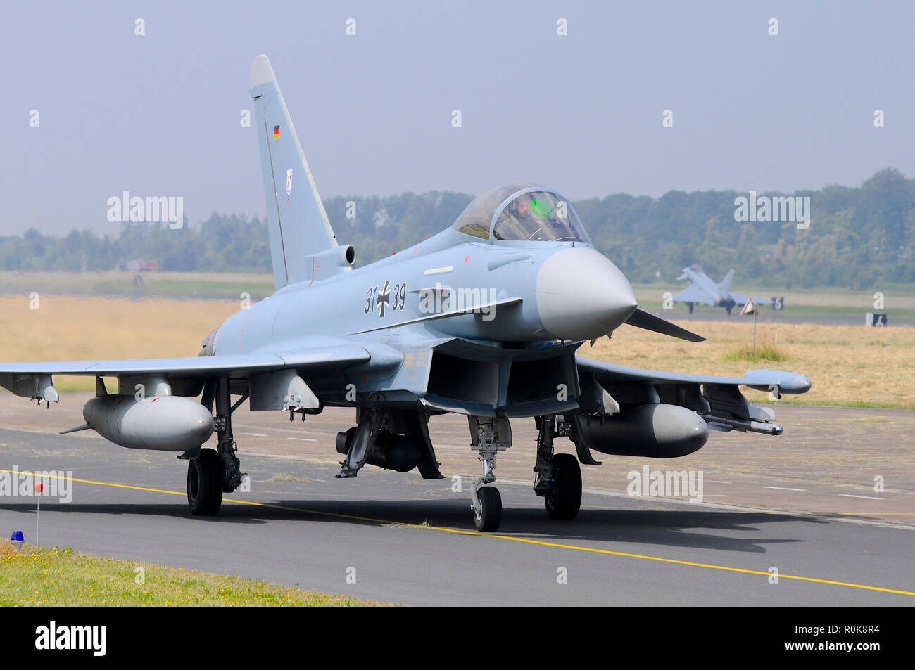 German Air Force Eurofighter EF.2000 rullaggio. Foto Stock
