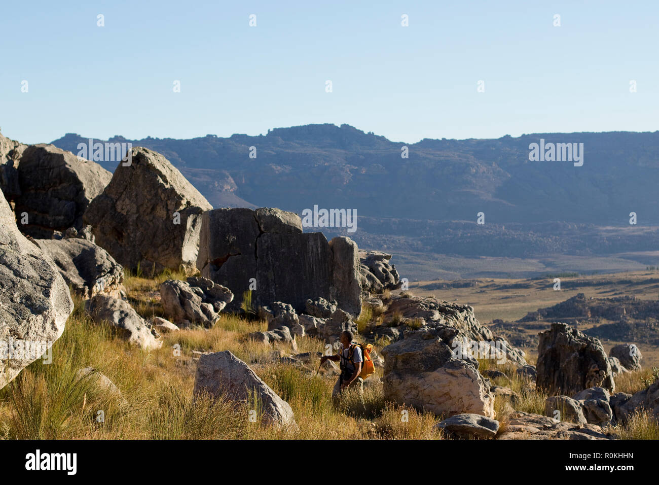 L'uomo escursionismo in Cedarberg Foto Stock