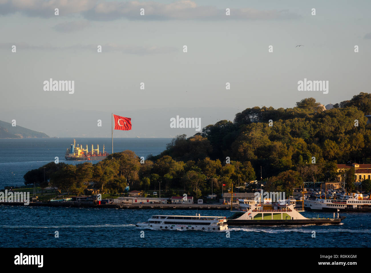 Vista sul Bosforo da Tophane in Istanbul Foto Stock