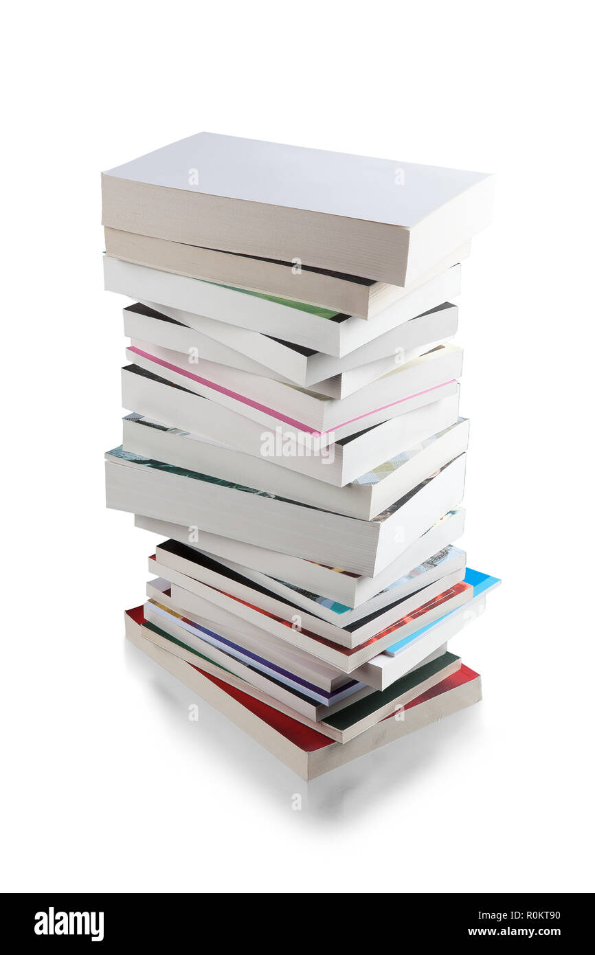 Pila di libri su bianco - percorso di clipping Foto Stock