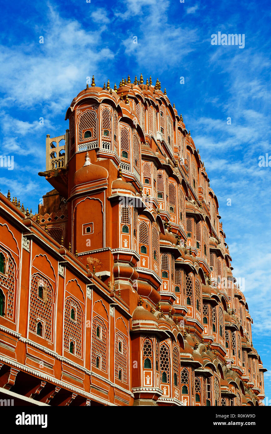 Facciata, Hawa Mahal, Palazzo dei venti, Jaipur, Rajasthan, India Foto Stock